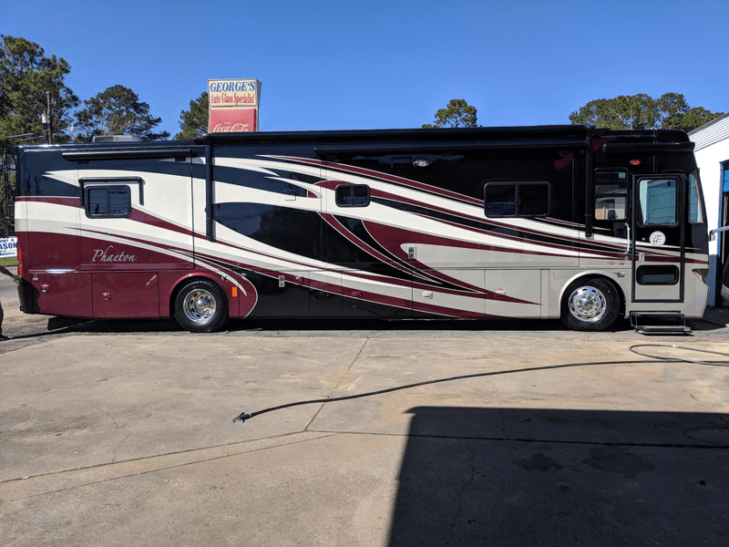 Detailed RV in Dothan